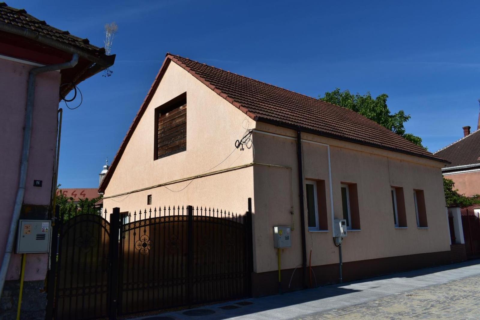 Transilvania Rent Hunedoara Esterno foto